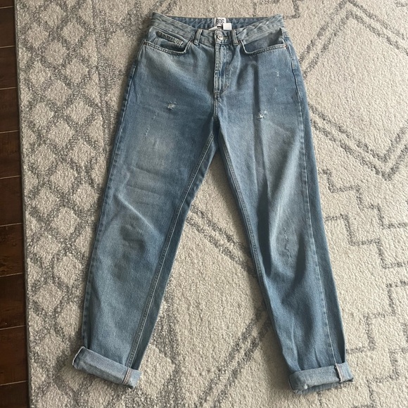 BDG/Urban Outfitters High-Waisted Mom Jean – Light Wash - Picture 11 of 11